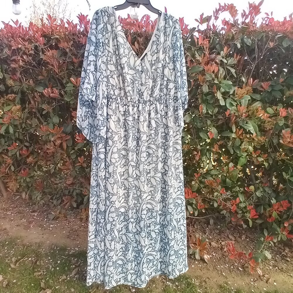 LANE BRYANT MAXI DRESS WOMENS SZ 18/20 IVORY BLUE FLORAL PULLOVER ELASTIC WAIST